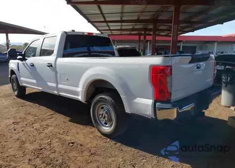 2020 Ford F-250 Xl z USA, uszkodzony, nr VIN 1FT7W2A68LEC24684